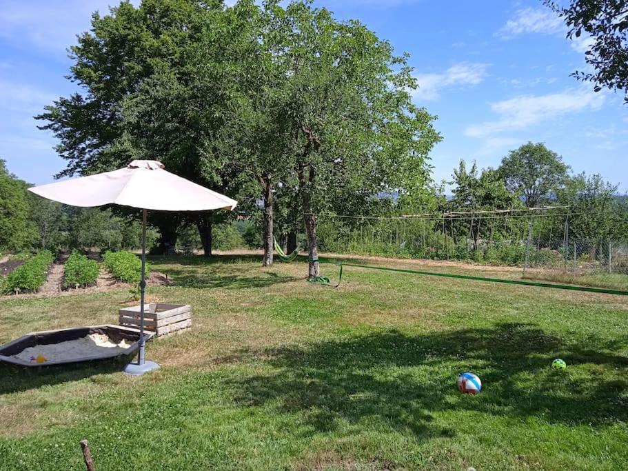 Les Jardins Des 3 Provinces- Gite Montcharvot Exterior foto